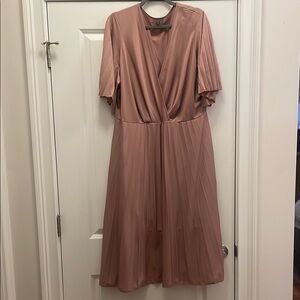 Elegant Pink Pleated Dress